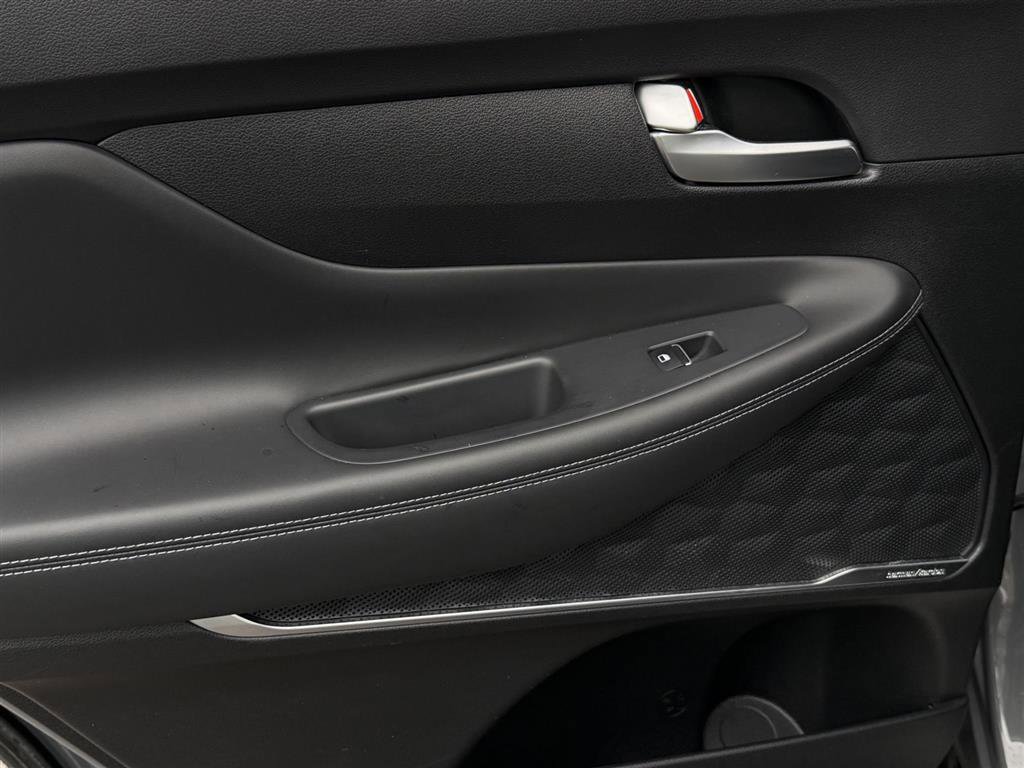 Used 2023 Hyundai Santa Fe SEL Premium image 9