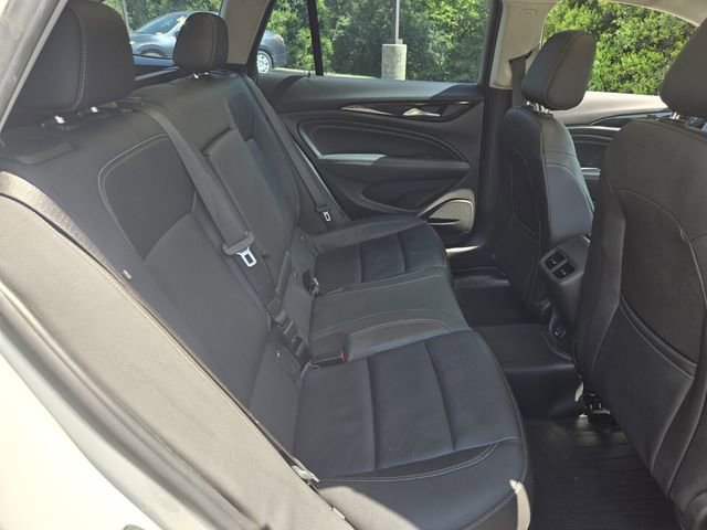 Used 2019 Buick Regal Essence w/ Driver Confidence Package I image 17