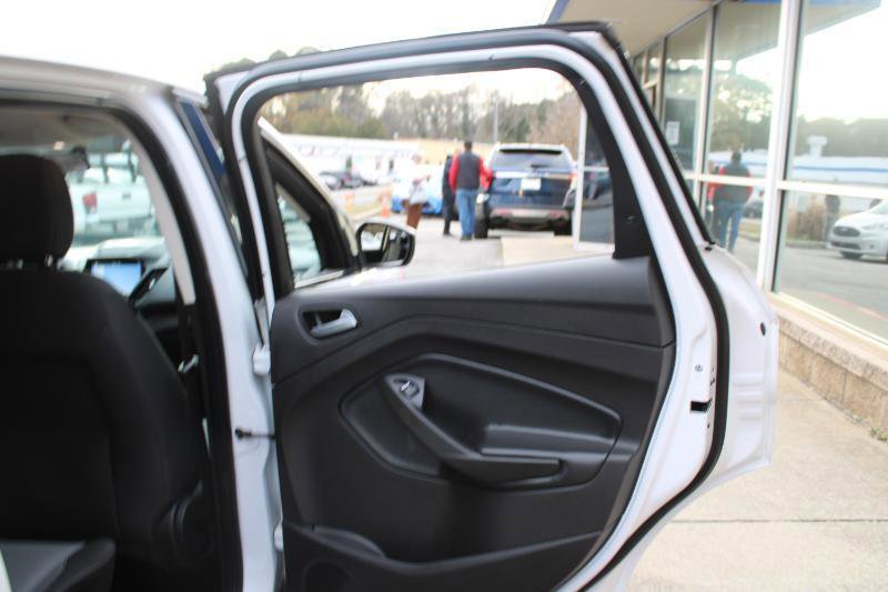 Used 2019 Ford Escape SE FWD image 20