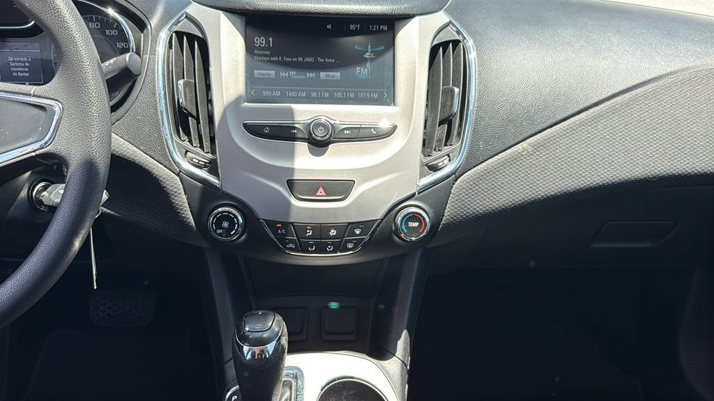 Used 2018 Chevrolet Cruze LS FWD image 29
