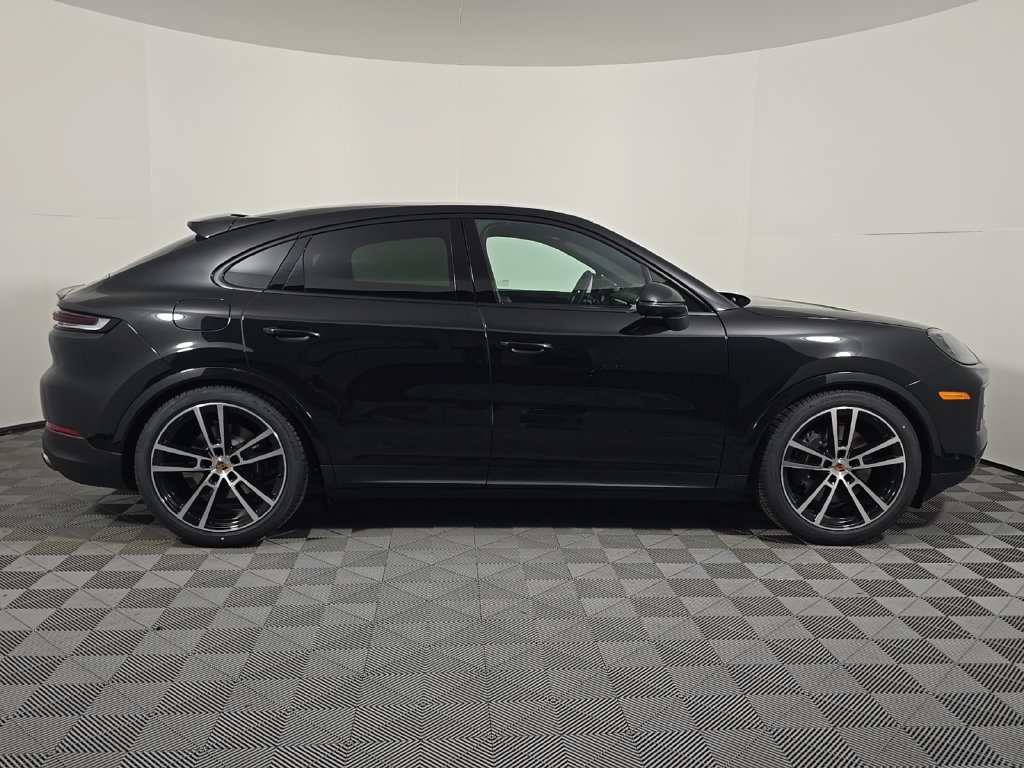 New 2026 Porsche Cayenne Coupe AWD/4WD image 8