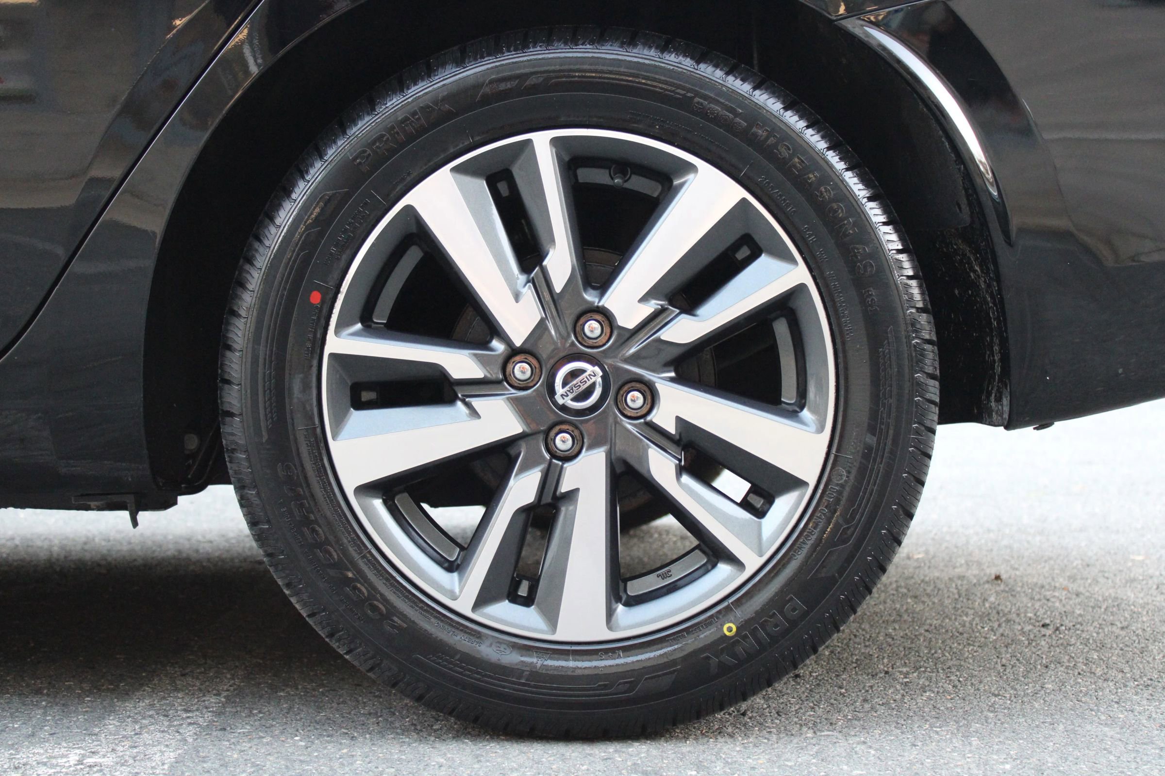 Used 2022 Nissan Versa SV image 21