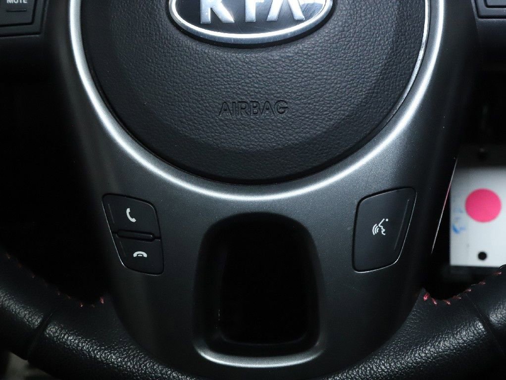 Used 2010 Kia Forte SX image 26