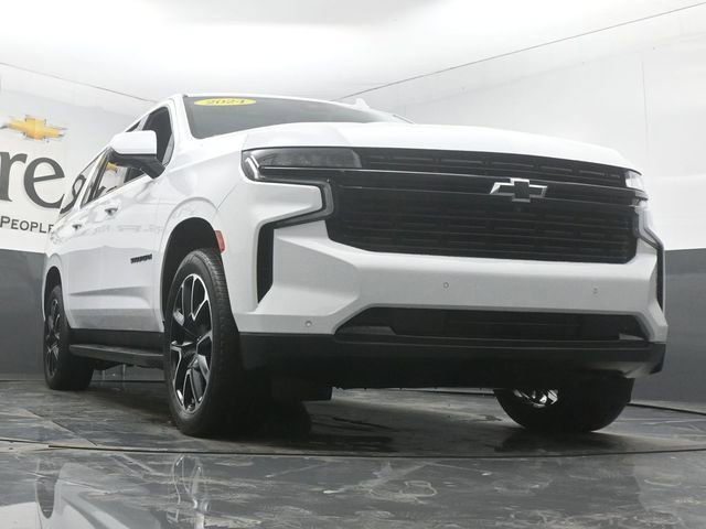 Used 2024 Chevrolet Suburban RST w/ Luxury Package image 3