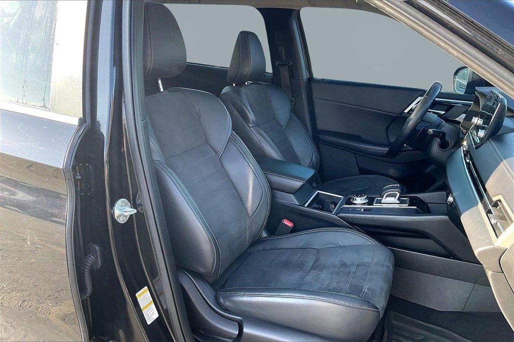 Used 2022 Mitsubishi Outlander SE image 32