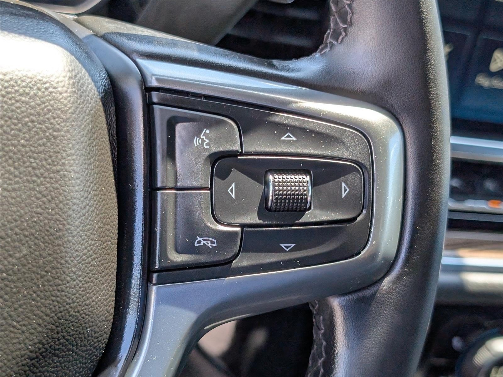 Used 2023 Chevrolet Silverado 1500 LT AWD/4WD image 22