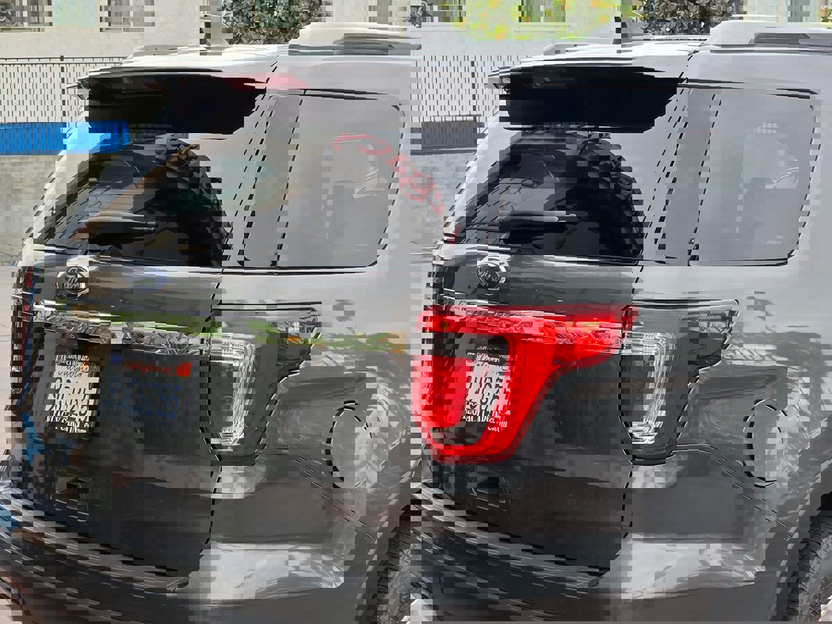 Used 2019 Ford Explorer XLT image 14