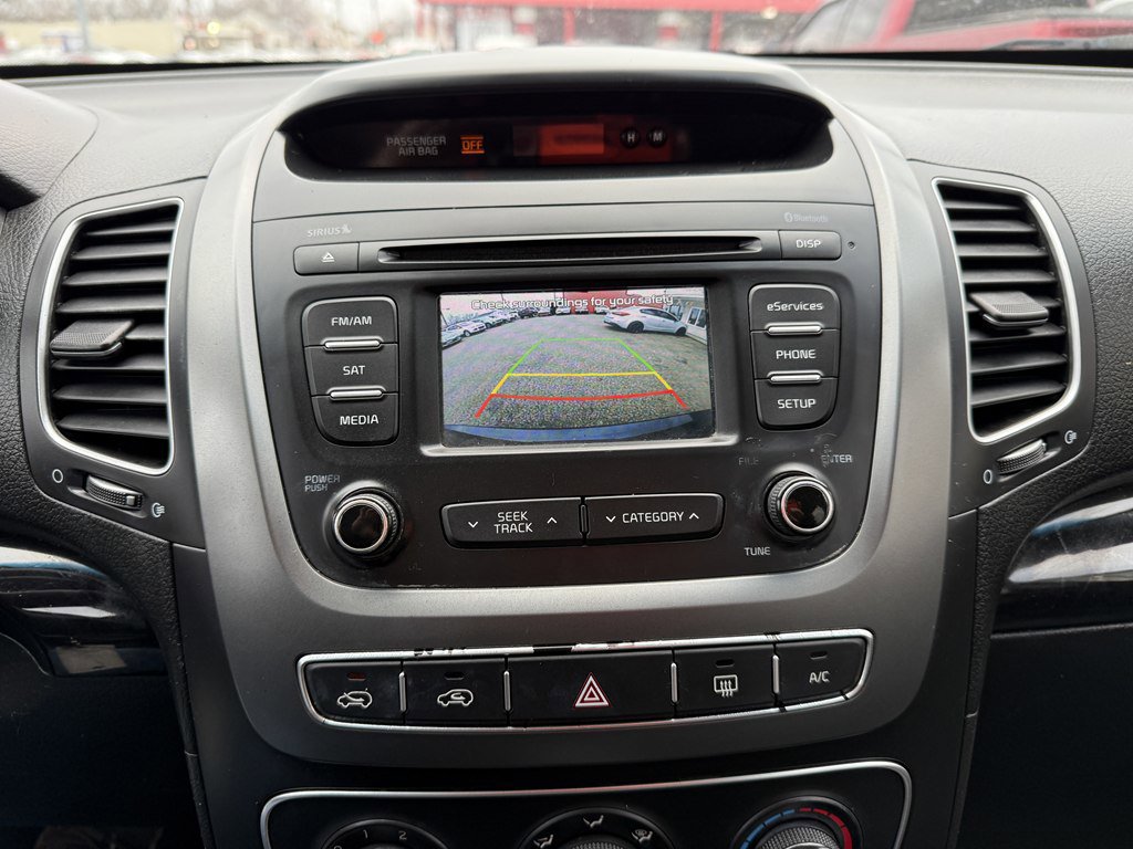 Used 2015 Kia Sorento LX image 19