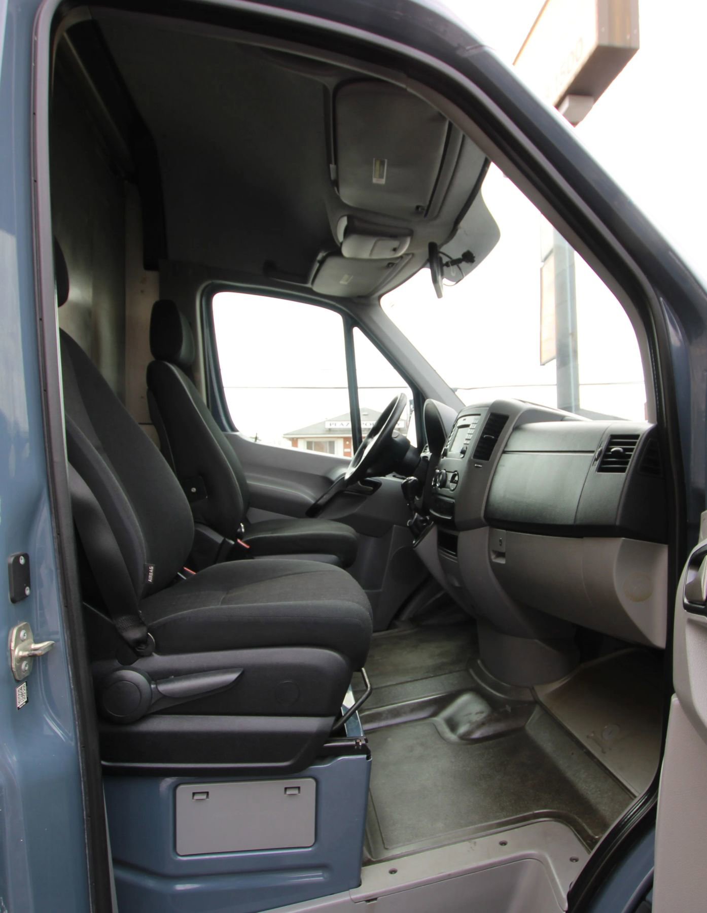 Used 2018 Mercedes-Benz Sprinter 2500 image 9