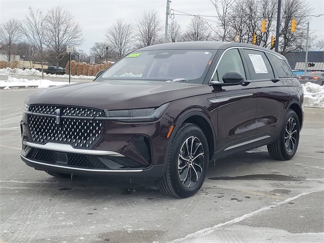 Certified 2025 Lincoln Nautilus Premier image 3