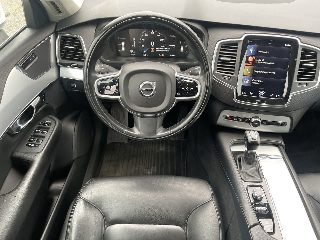 Used 2018 Volvo XC90 T5 Momentum w/ Convenience Package FWD image 11