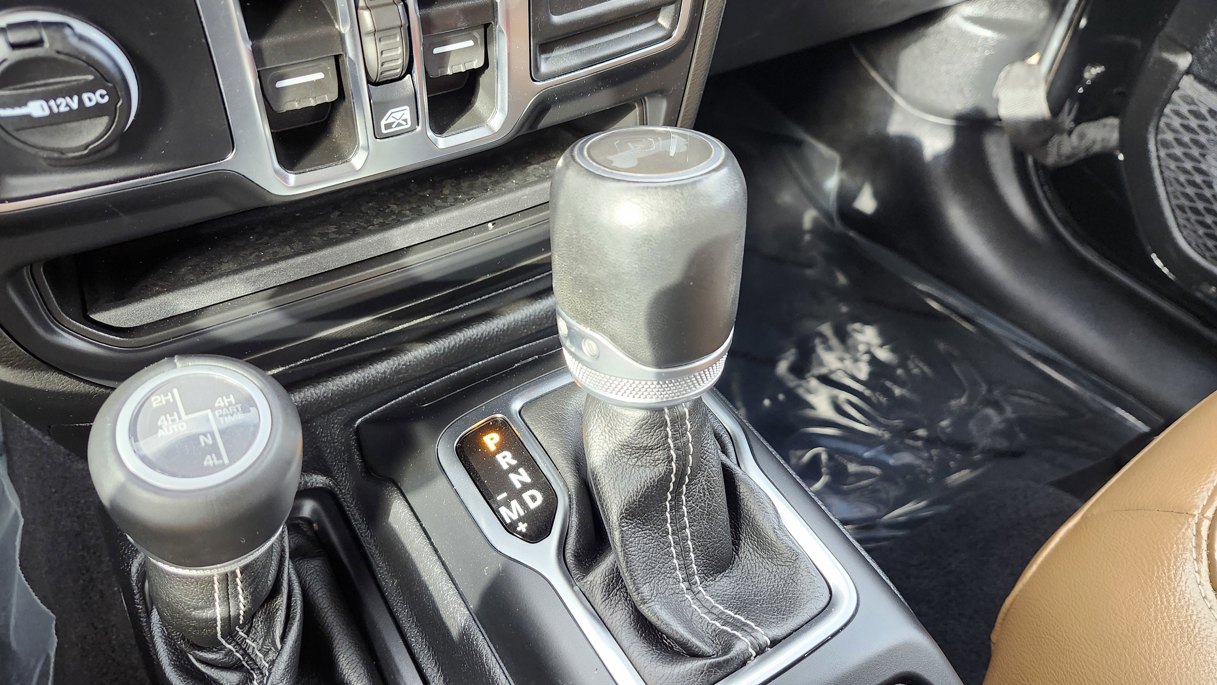 Used 2021 Jeep Wrangler Unlimited Sahara w/ Cold Weather Group image 37