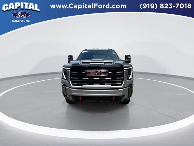 Used 2024 GMC Sierra 2500 AT4 w/ AT4 Preferred Package AWD/4WD image 3