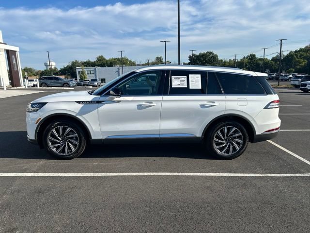 New 2026 Lincoln Aviator AWD image 2