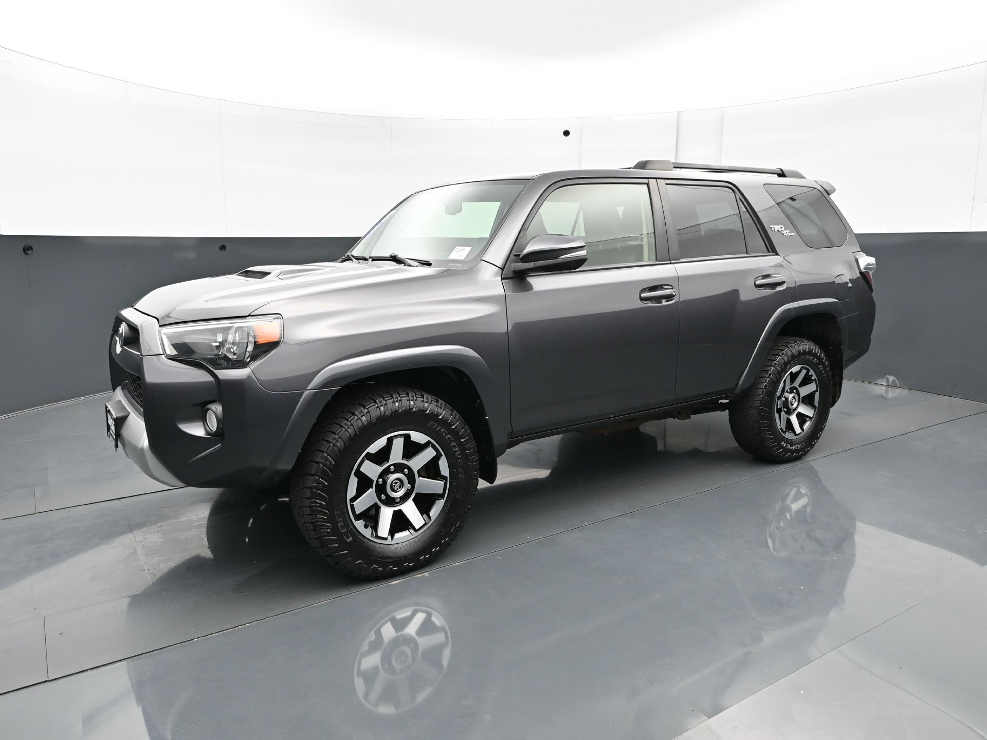 Used 2019 Toyota 4Runner TRD Off-Road Premium AWD/4WD image 2