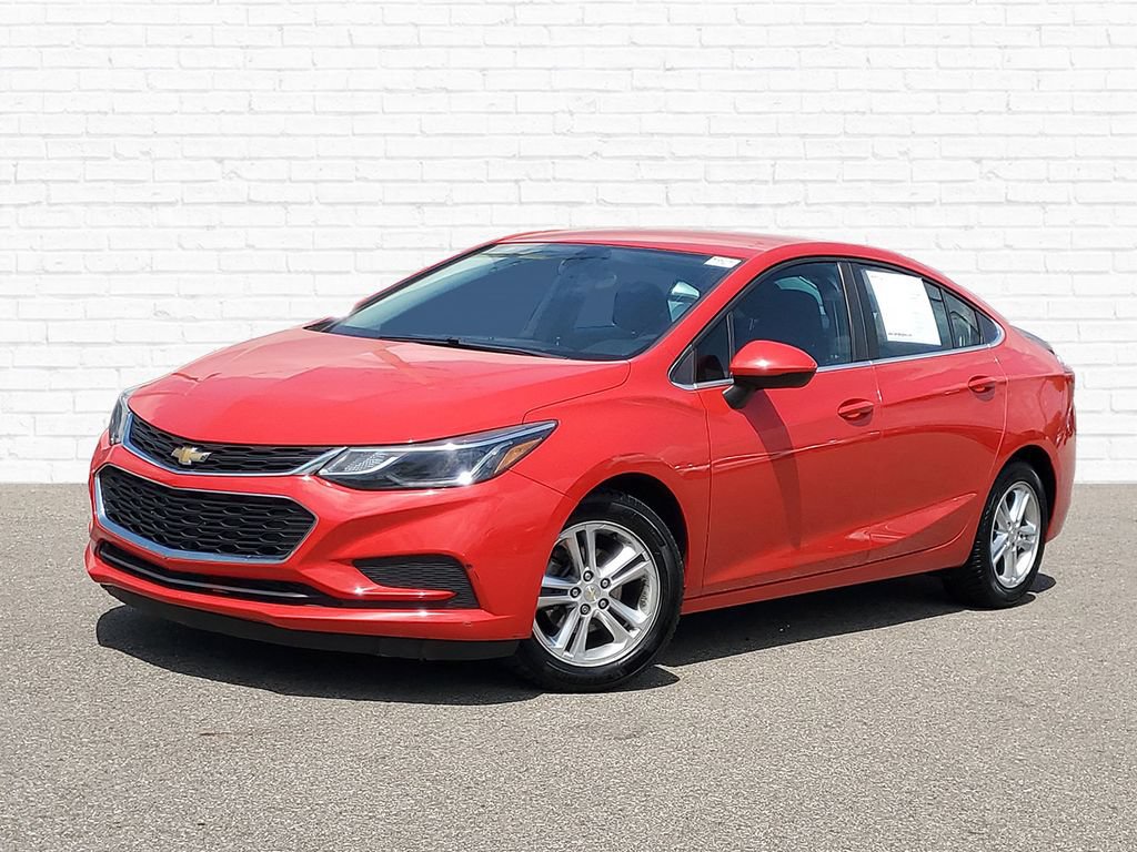 Used 2017 Chevrolet Cruze LT FWD image 1