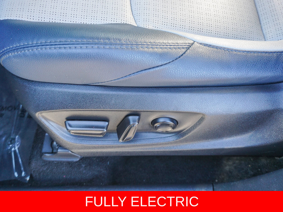 Used 2023 Subaru Solterra AWD image 19