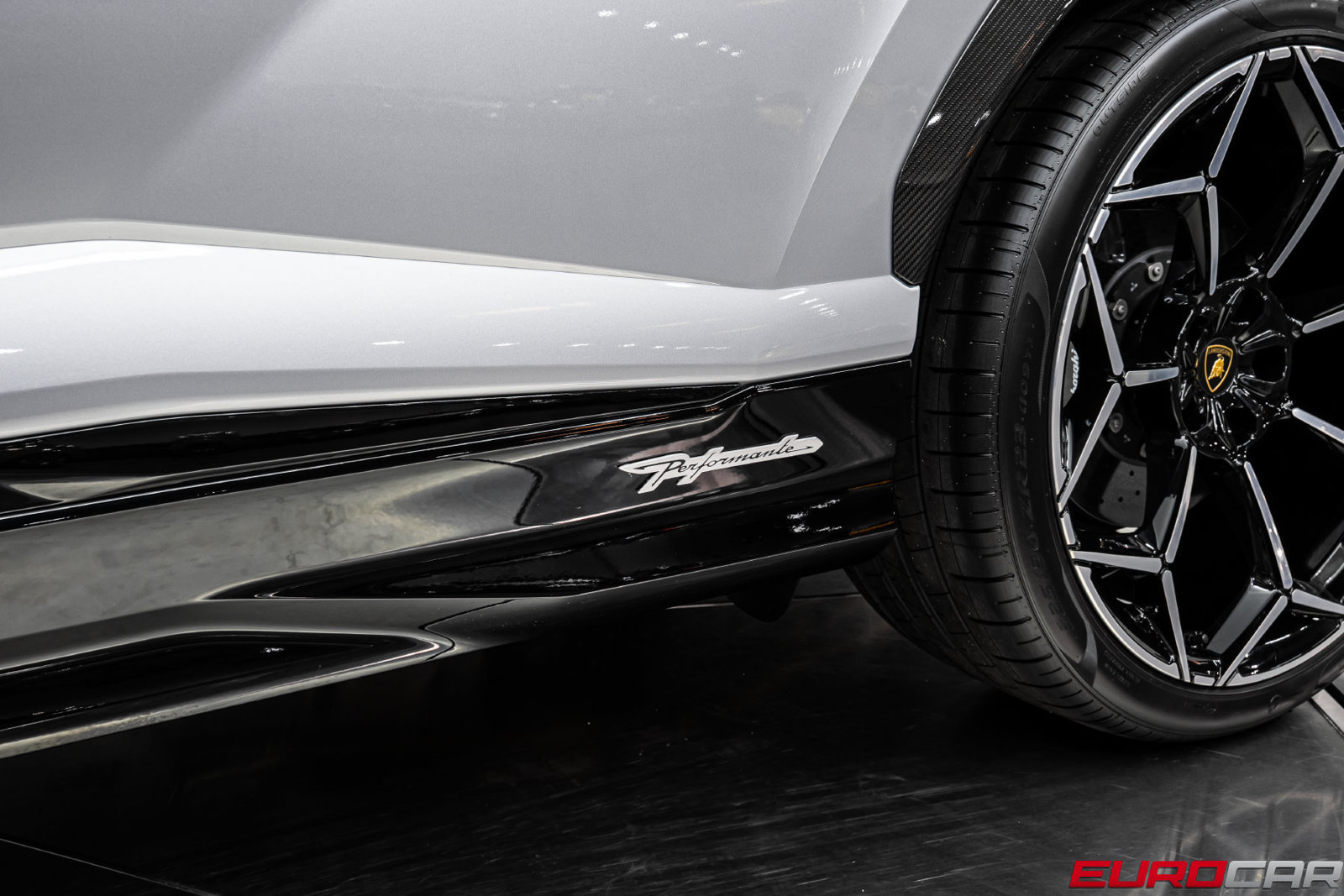 Used 2024 Lamborghini Urus Performante AWD/4WD image 19