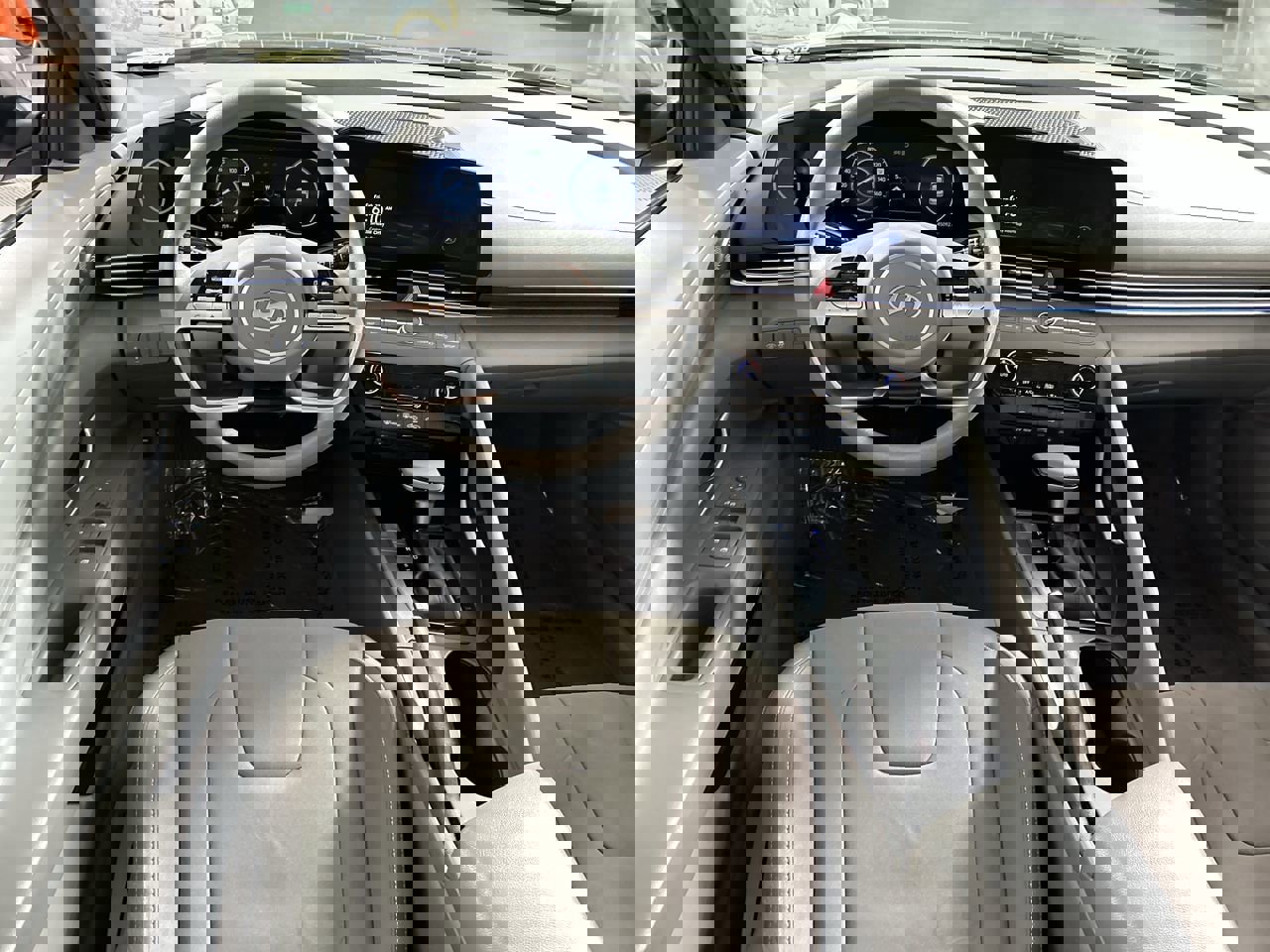 Used 2024 Hyundai Elantra SEL image 21