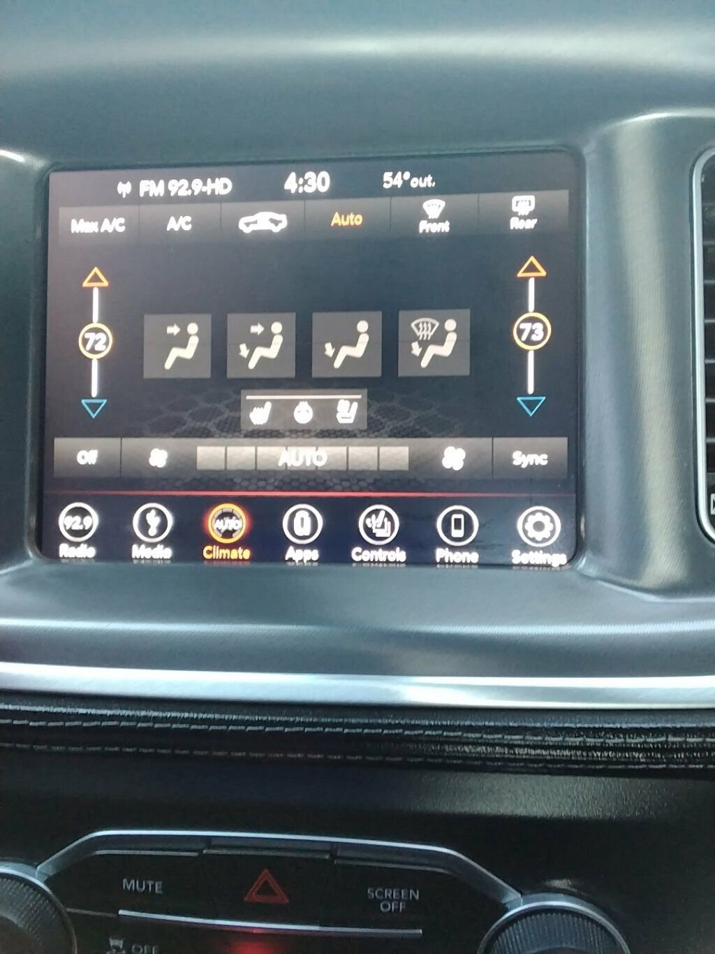 Used 2019 Dodge Charger SXT image 16