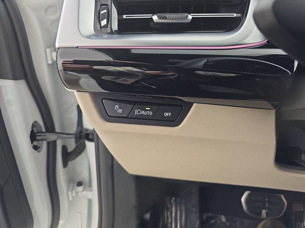 Used 2025 BMW X2 xDrive28i w/ Technology Package image 28