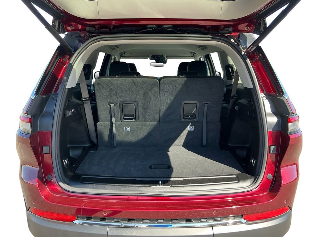 Used 2023 Jeep Grand Cherokee L Limited image 24