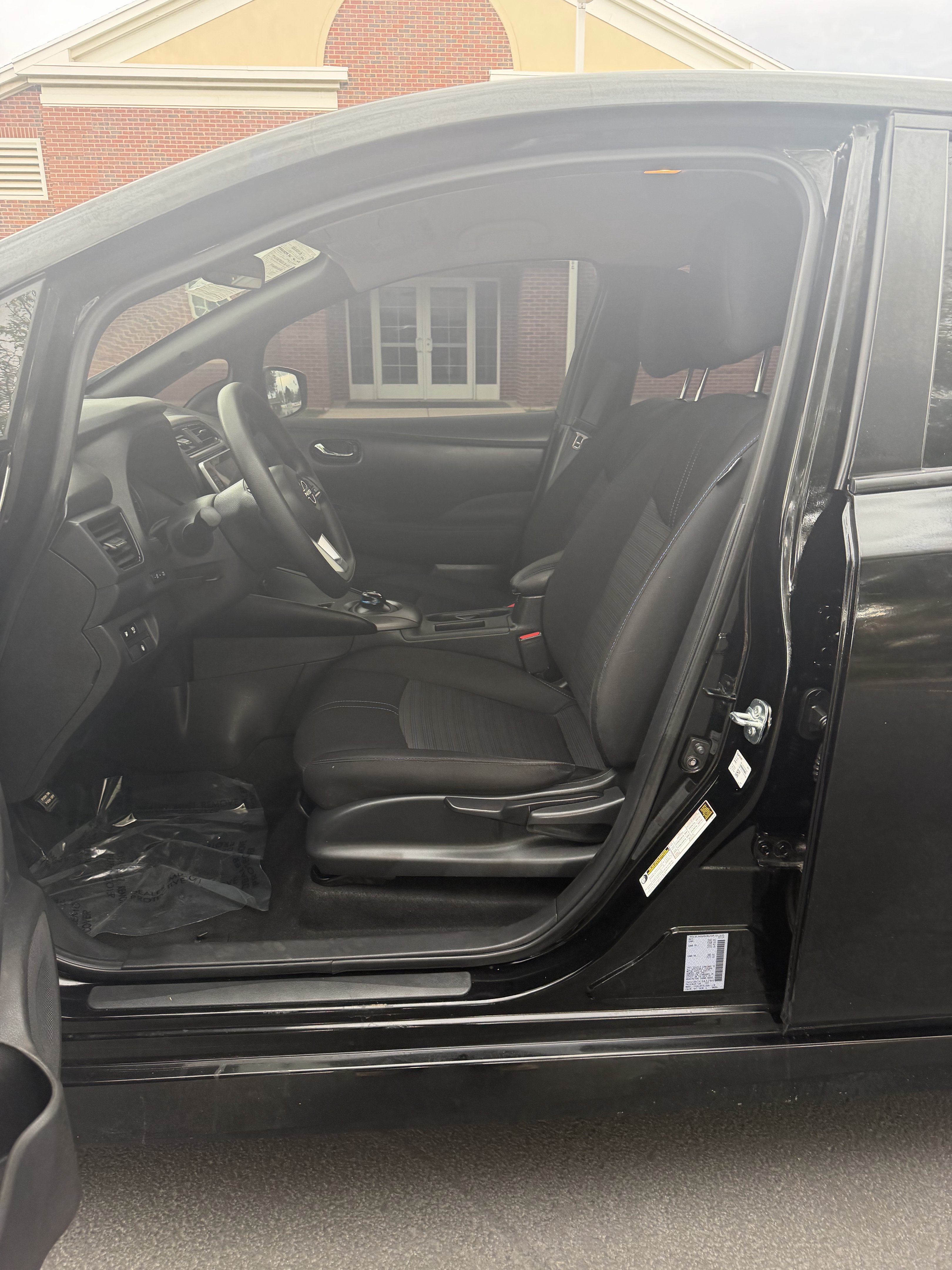 Used 2025 Nissan Leaf S FWD image 16