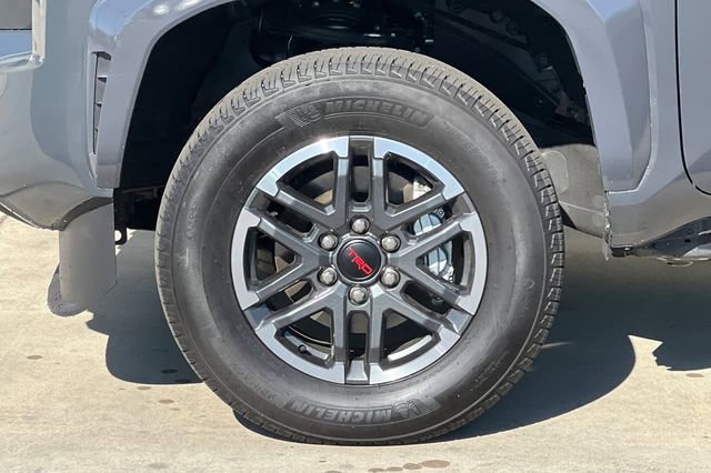 Used 2025 Toyota Tacoma TRD Sport AWD/4WD image 34