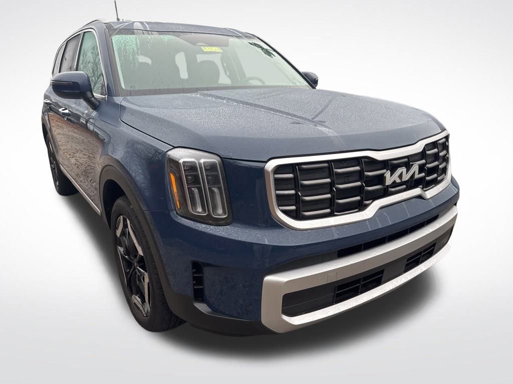 Certified 2025 Kia Telluride S