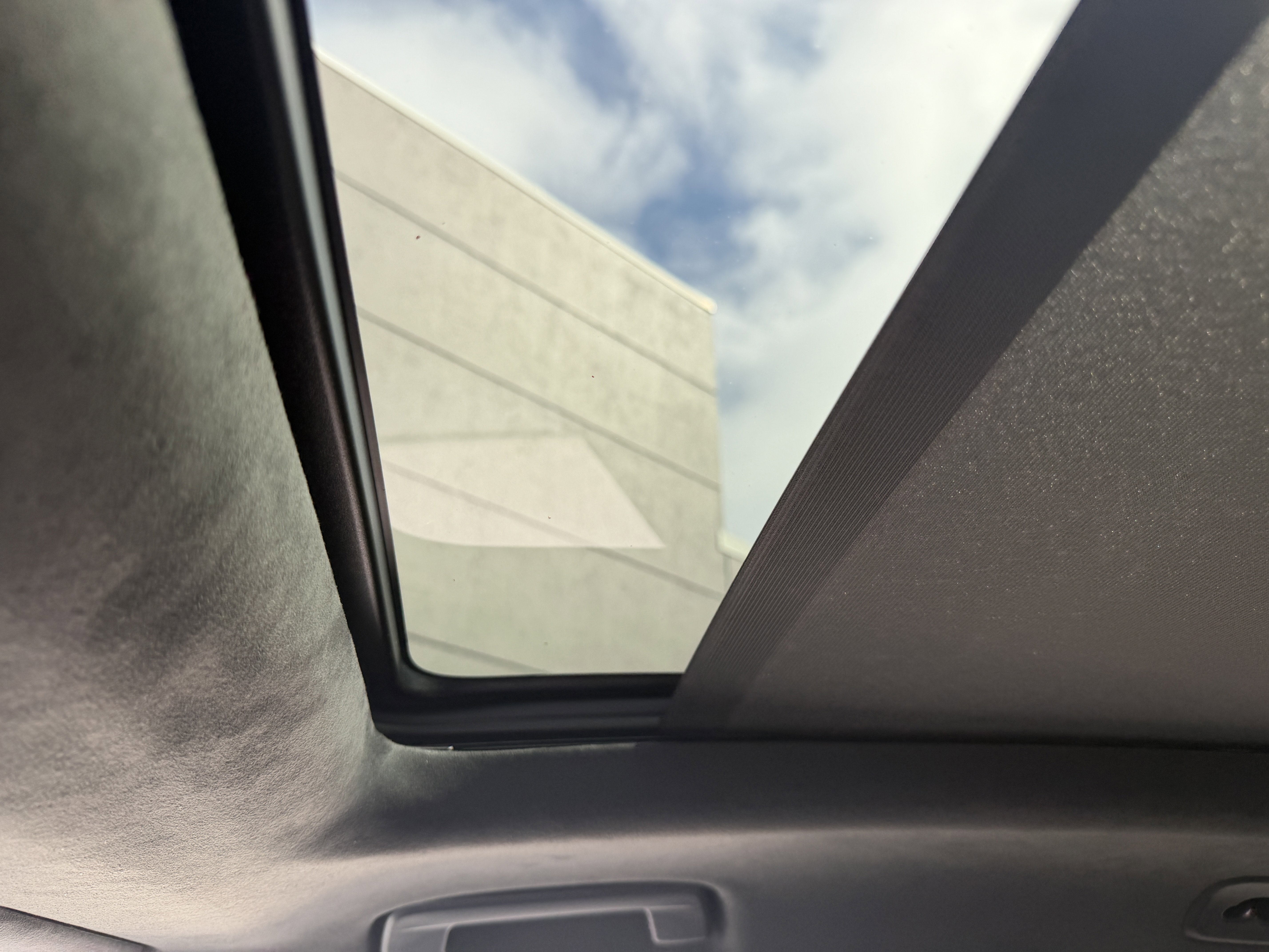 New 2026 Porsche Macan Turbo Electric image 27