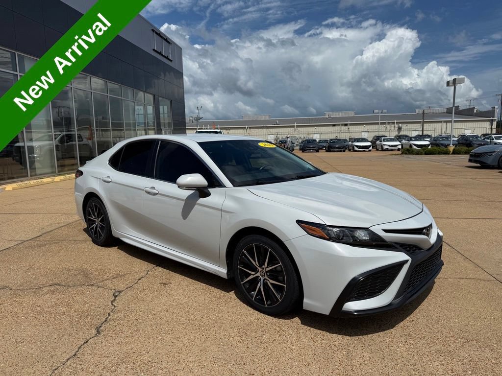 Used 2023 Toyota Camry SE FWD image 7