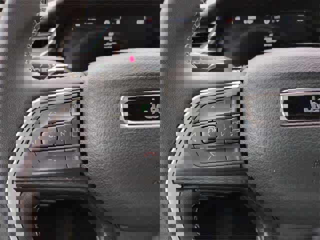 Used 2023 Jeep Grand Cherokee L Laredo image 23