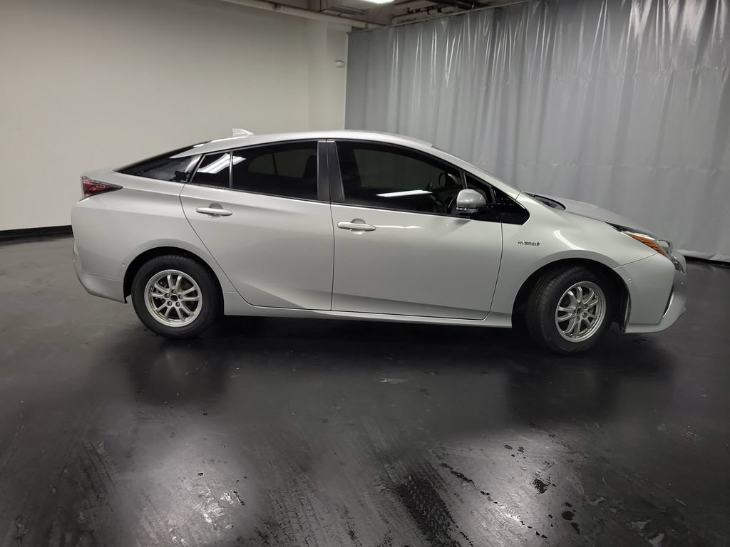 Used 2017 Toyota Prius Two w/ Prius Two Safety Plus Package FWD image 9