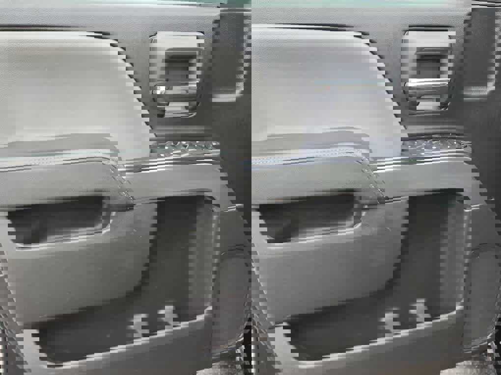 Used 2018 Chevrolet Silverado 1500 LT w/ Texas Edition image 9