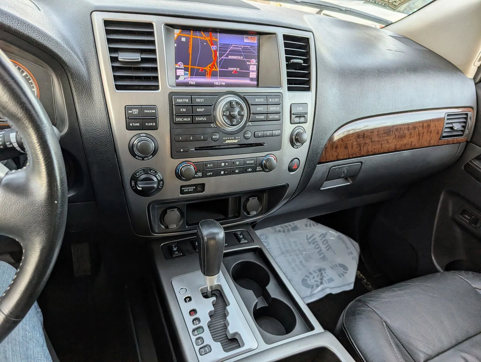 Used 2013 Nissan Armada Platinum image 23