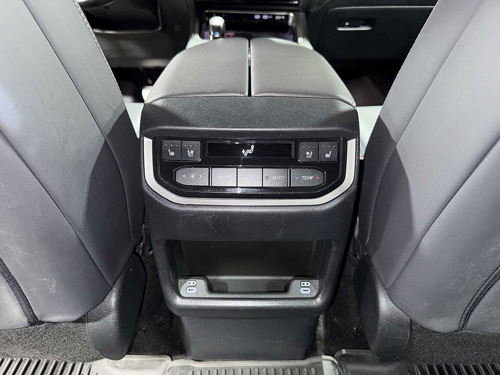 Used 2025 Lexus TX 500h AWD w/ Technology Package image 30