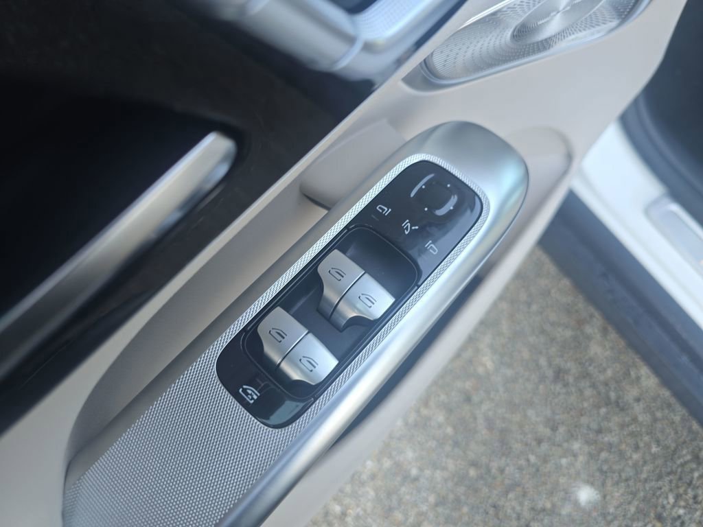 New 2026 Mercedes-Benz GLC 300 4MATIC image 11