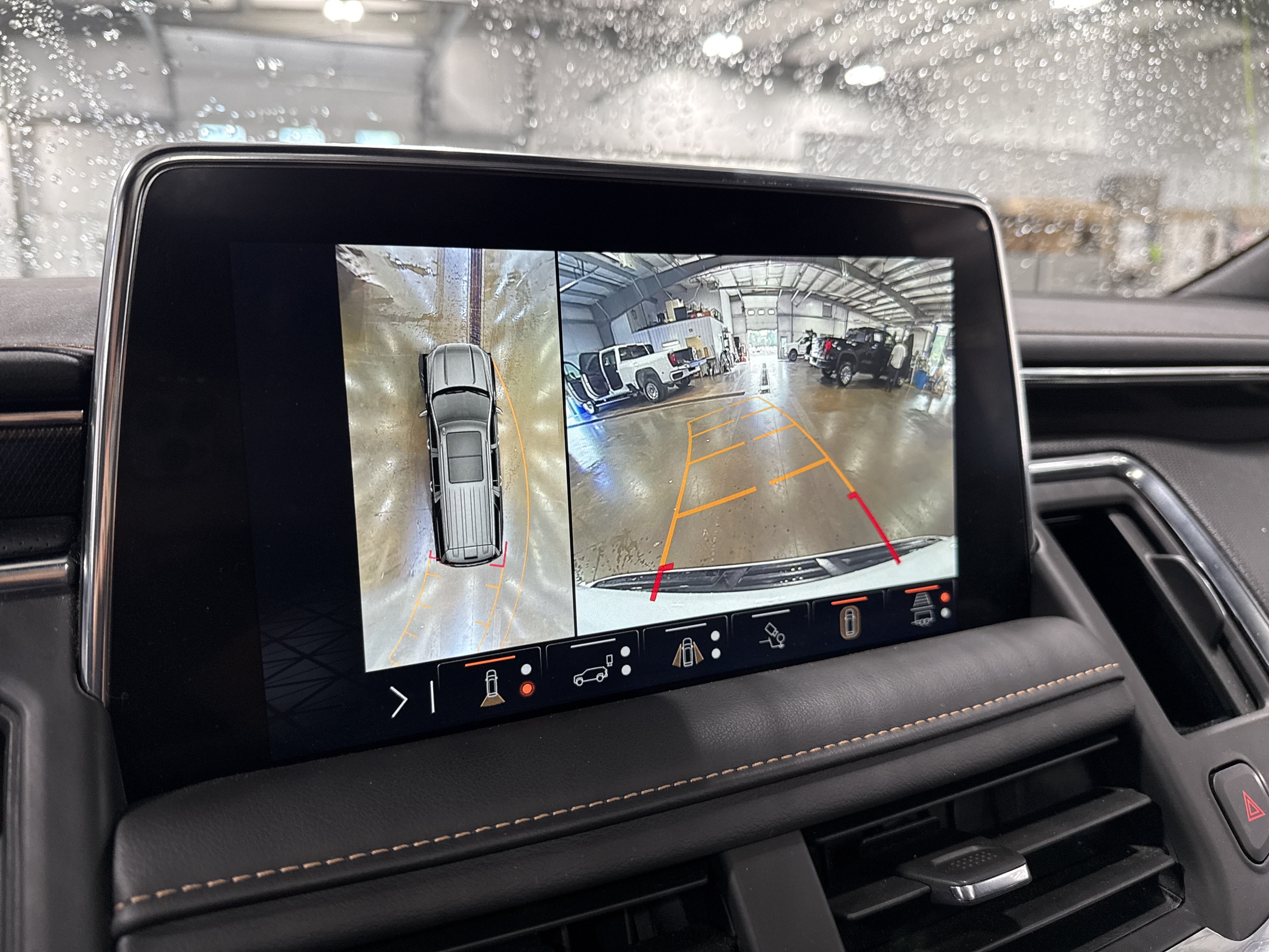 Used 2024 GMC Yukon AT4 w/ Technology Package AWD/4WD image 14