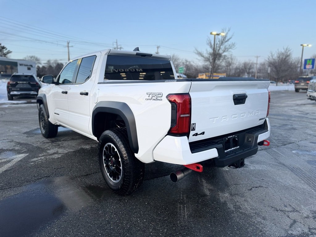 Used 2024 Toyota Tacoma TRD Off-Road image 4