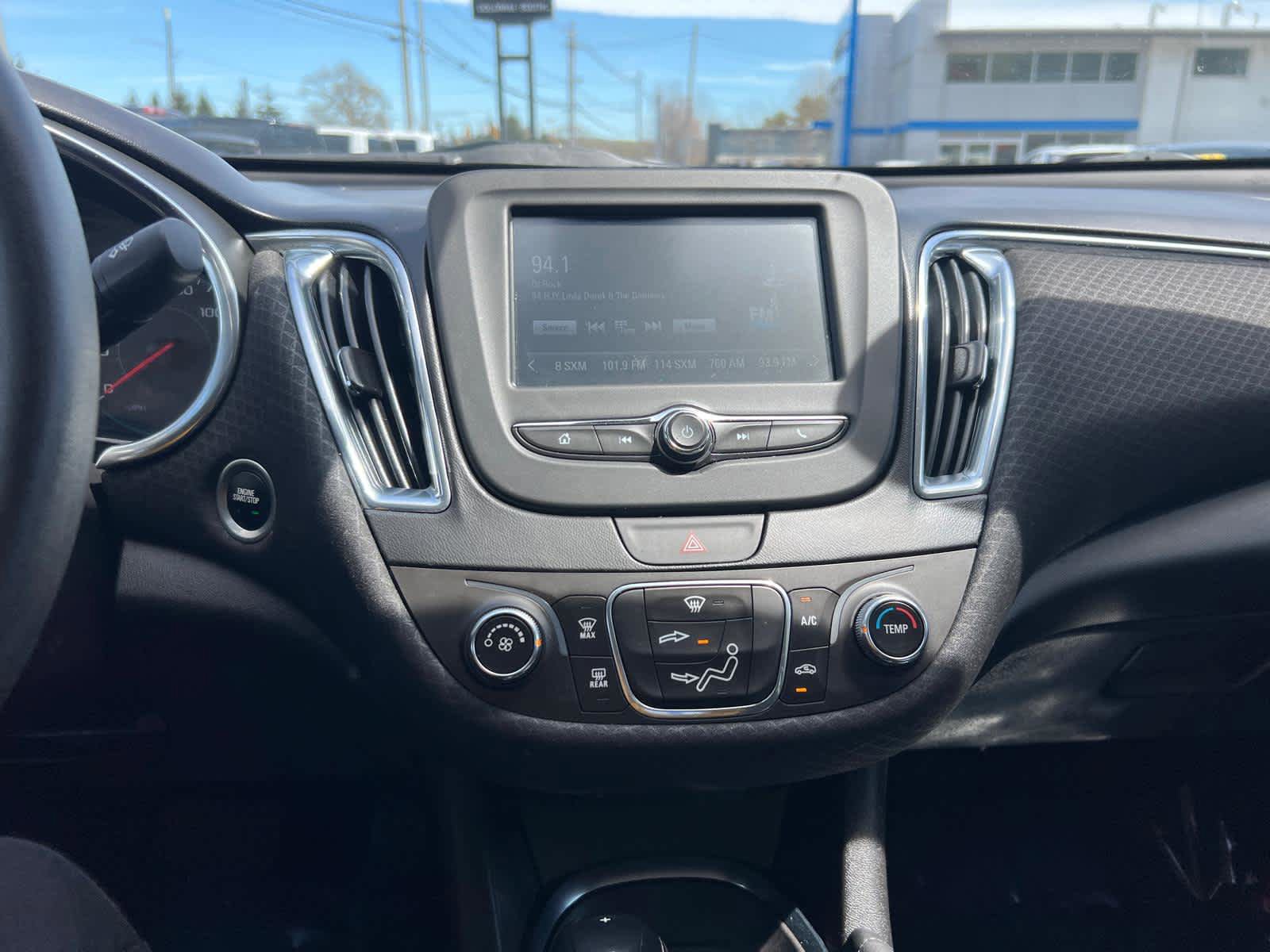 Certified 2017 Chevrolet Malibu LT FWD image 25