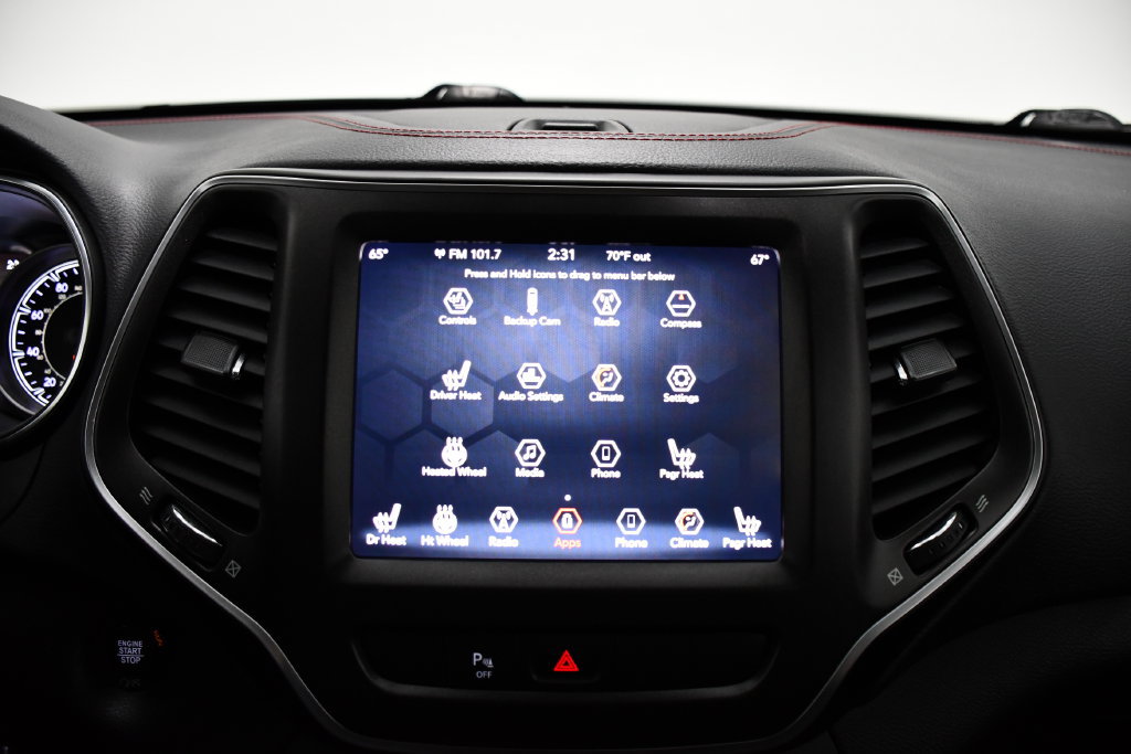 Used 2019 Jeep Cherokee Trailhawk w/ Cold Weather Group AWD/4WD image 13