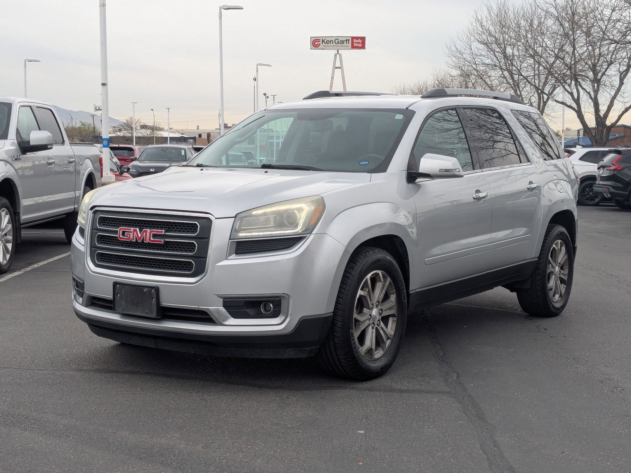 Used 2016 GMC Acadia SLT image 10