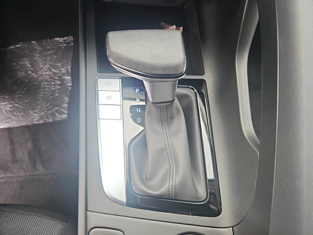 New 2026 Hyundai Elantra SE FWD image 20