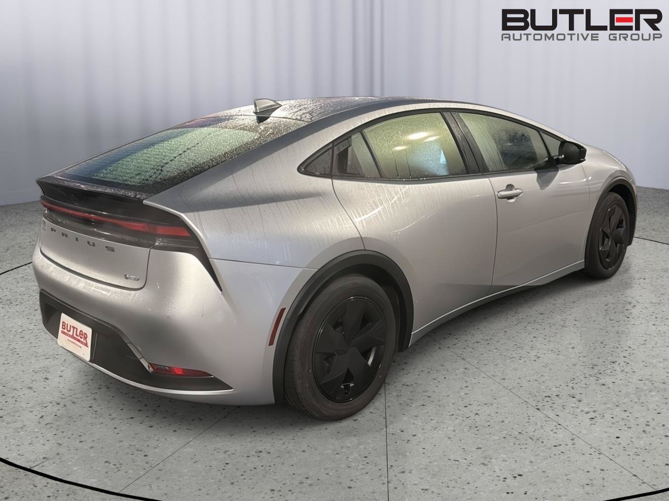 Certified 2025 Toyota Prius LE FWD image 6