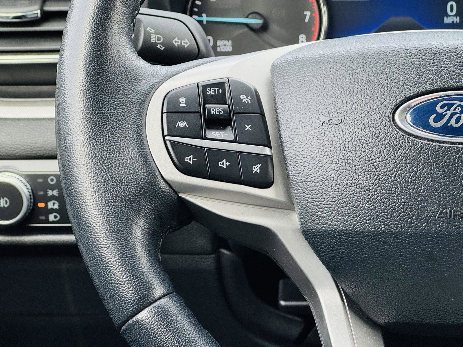 Used 2023 Ford Explorer XLT w/ Equipment Group 202A AWD/4WD image 19