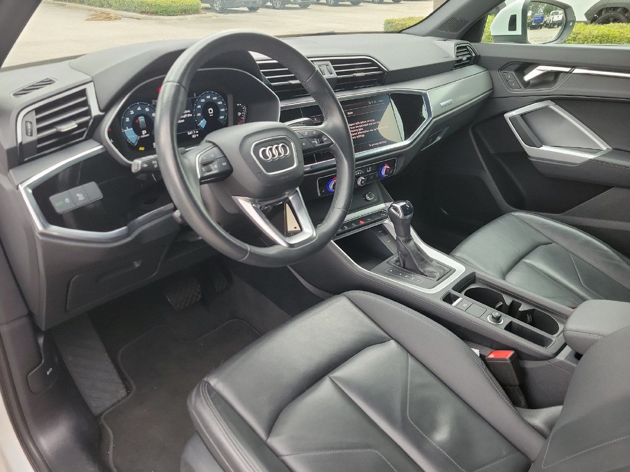 Used 2025 Audi Q3 2.0T Premium AWD/4WD image 16