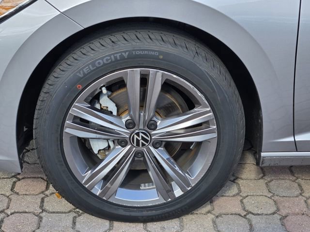 Certified 2023 Volkswagen Jetta SE w/ Panoramic Sunroof Package image 13