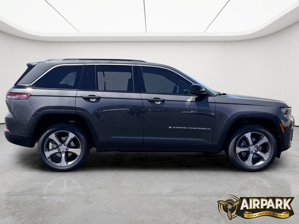 New 2026 Jeep Grand Cherokee Limited w/ Luxury Tech Group II AWD/4WD image 3