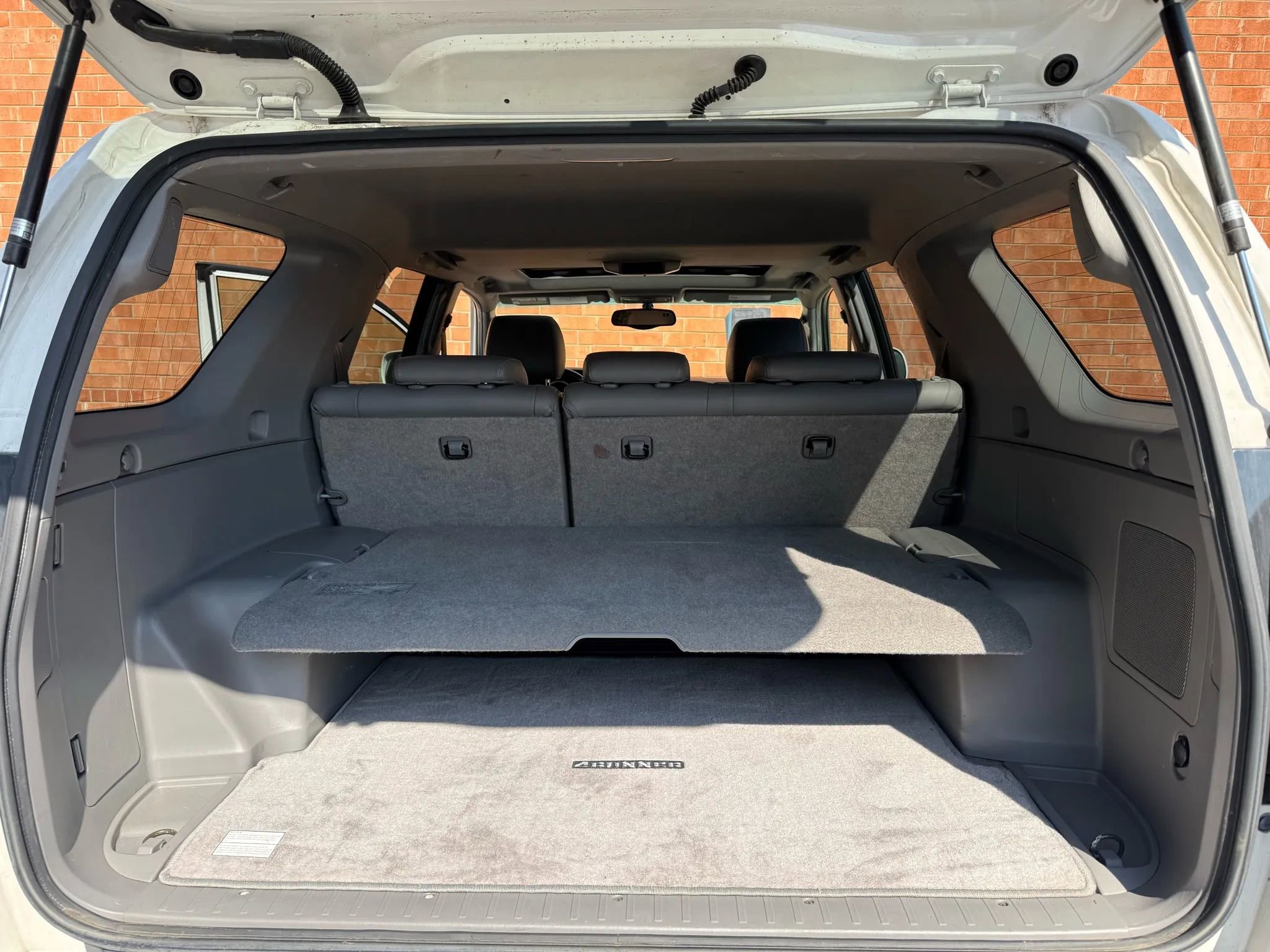 Used 2004 Toyota 4Runner Limited image 19