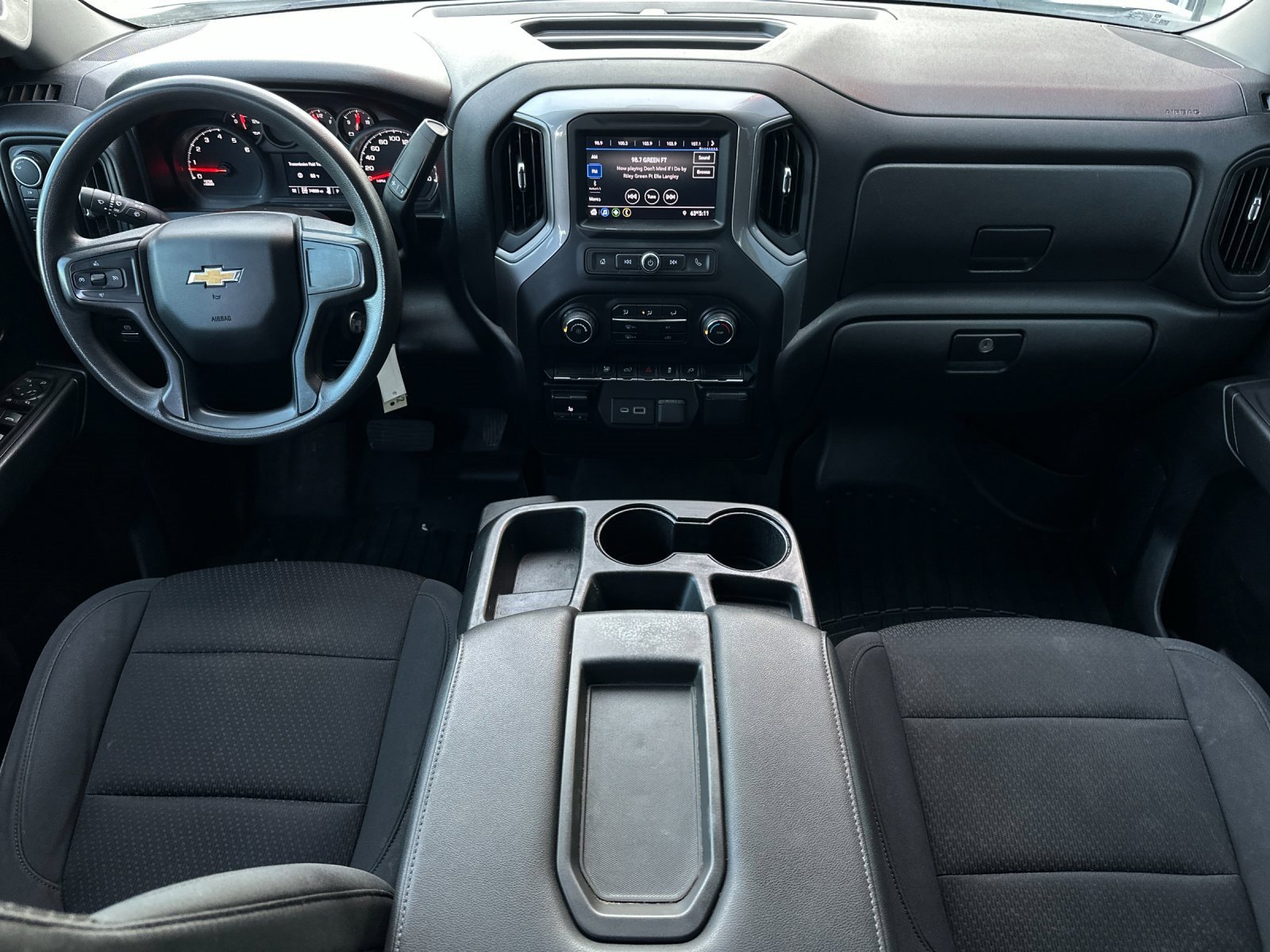 Used 2021 Chevrolet Silverado 2500 Custom w/ Custom Value Package image 12